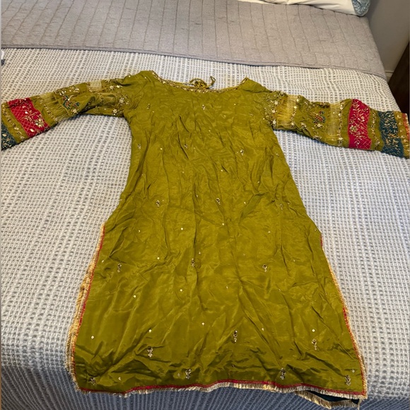 Zaviay xs extra small outfit Pakistani - Picture 3 of 6